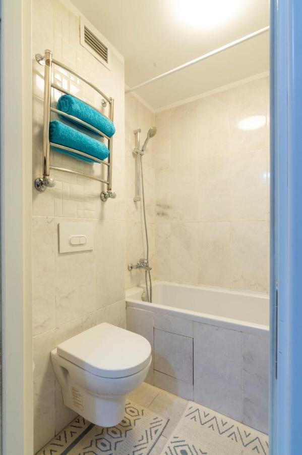 Ferienwohnung Однушка В Жк Абая 130/2 2019 Г.П. Almaty Exterior foto