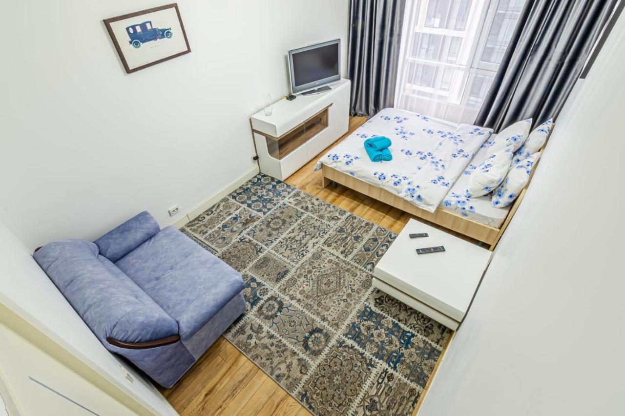 Ferienwohnung Однушка В Жк Абая 130/2 2019 Г.П. Almaty Exterior foto