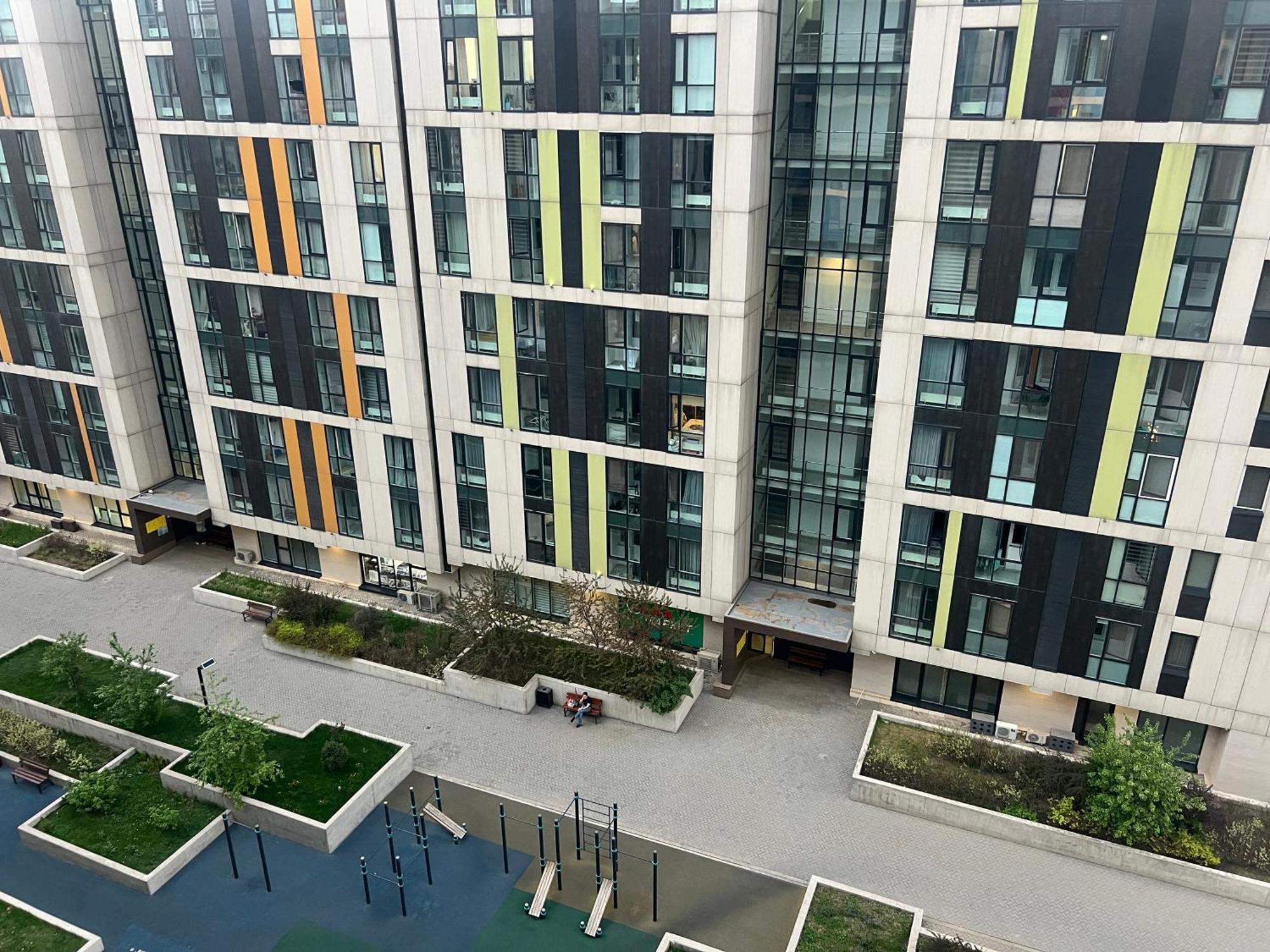Ferienwohnung Однушка В Жк Абая 130/2 2019 Г.П. Almaty Exterior foto