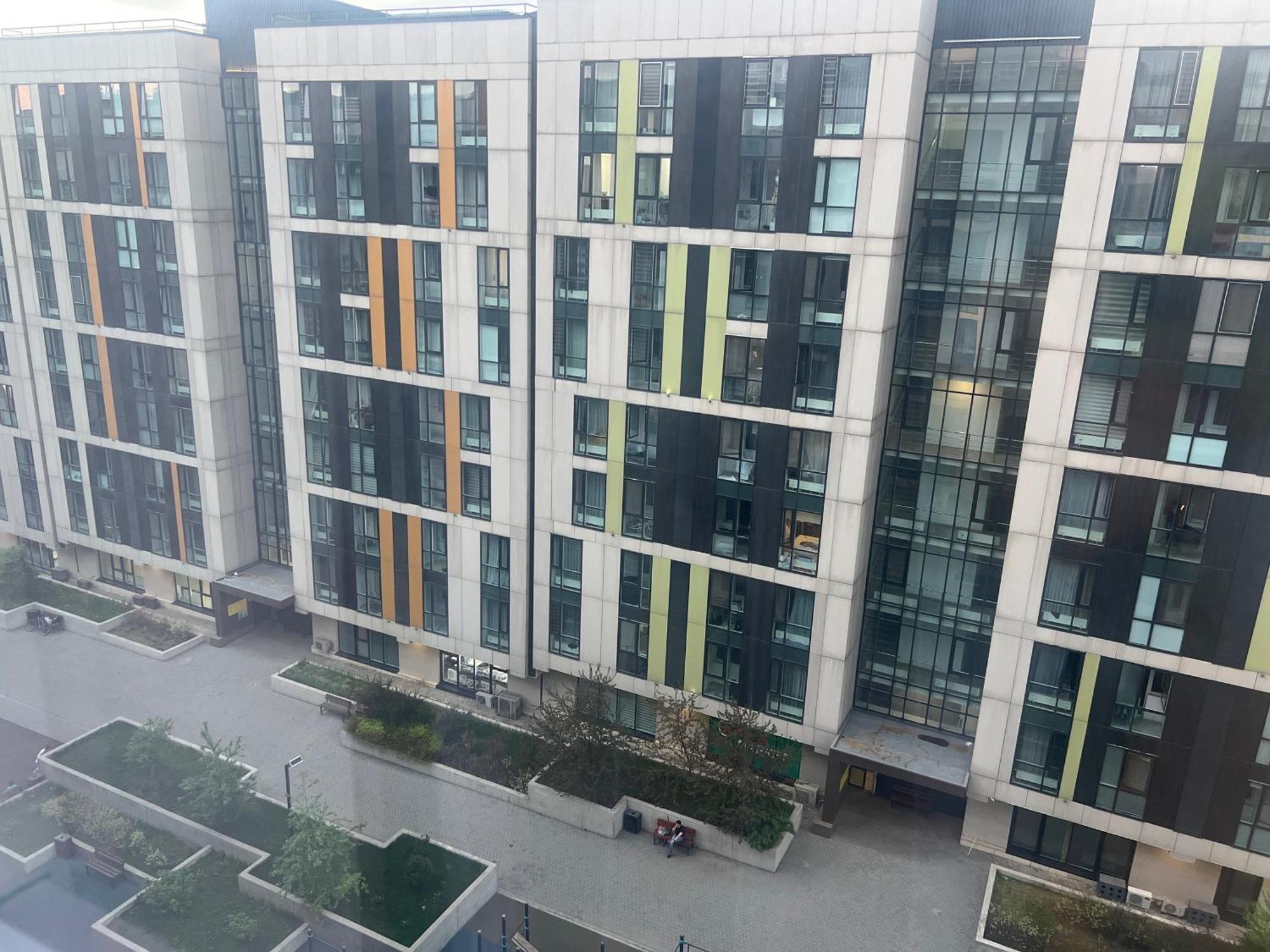 Ferienwohnung Однушка В Жк Абая 130/2 2019 Г.П. Almaty Exterior foto